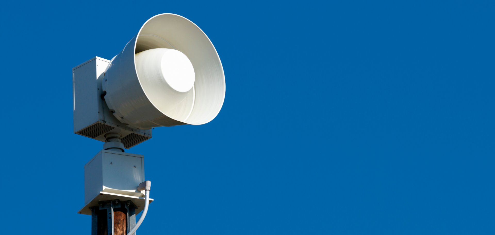 Jubilarin Liselotte Bangert mit Pfarrerin Kerstin Reinold, Kreisbeigeordneter Hugo Klein und Bürgermeister Matthias Pfeifer