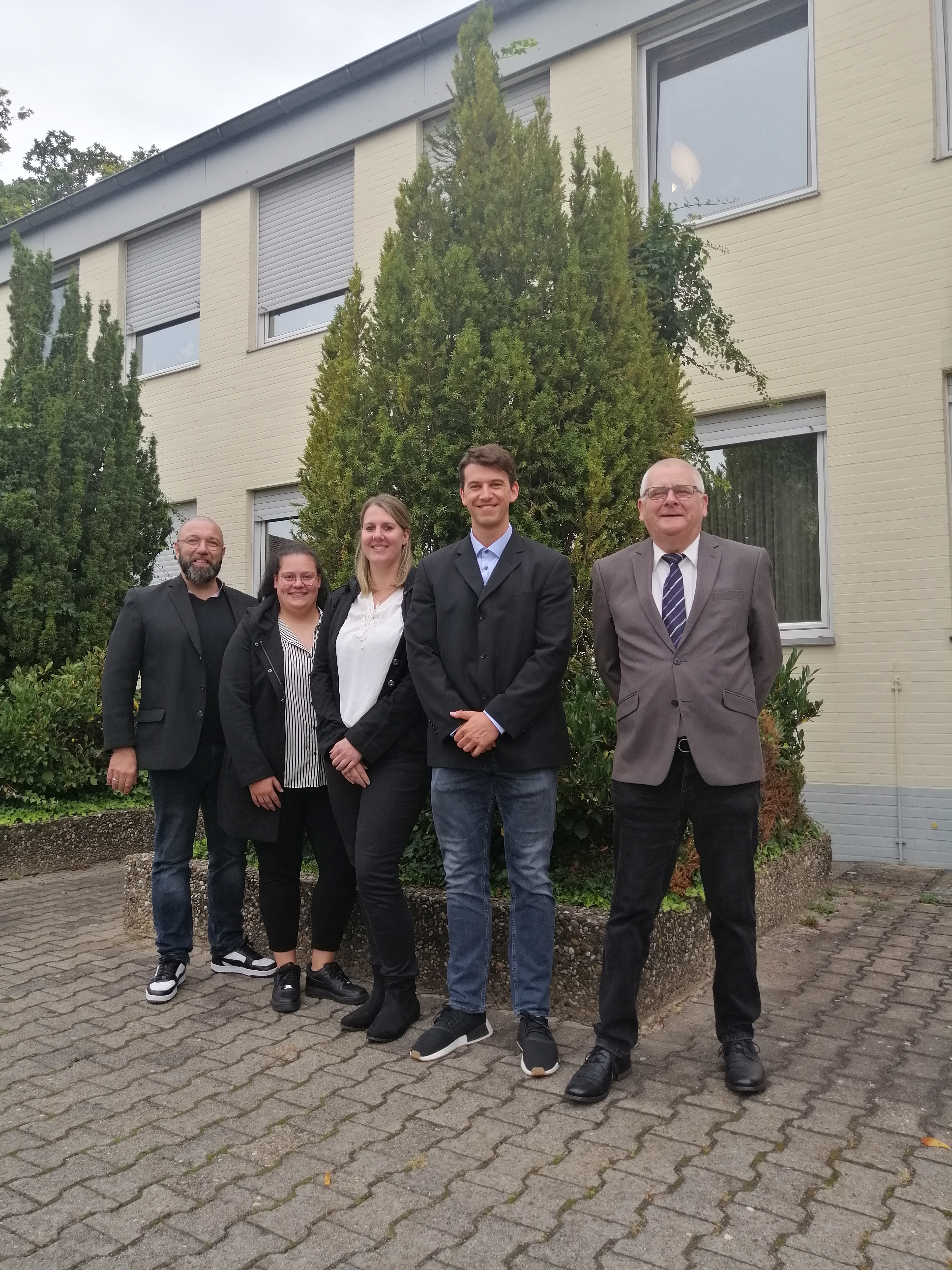 Stefan Wenzel, Anna Lena Ochs, Jaqueline Lach, Jan Engelbach, Siegfried Richter bei der Zertifikatsübergabe